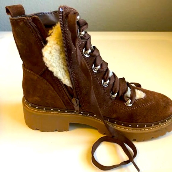New STEVE MADDEN Rainier Combat Boots Block Heel Cognac Suede Sherpa & Studs 6.5 - Picture 3 of 8